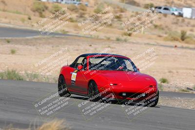 media/Oct-01-2022-Team Topak Racing (Sat) [[f860fb51be]]/2-Inter Low 2/session 2 turn 11/